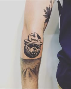 Black And White Men Tattoo Ideas, Smoky Bear Tattoo, Simple Black And White Tattoo Ideas, Smokey Bear Tattoo, Smokey The Bear Tattoo, Bed Of Roses Tattoo, Smokey Tattoo, Traditional Bear Tattoo, Tattoos Man