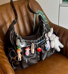 Bag With Charms Aesthetic, Bag Trinkets, Bag Charms Aesthetic, Birken Bag, Bag With Charms, Rockstar Girlfriend Aesthetic, Girlfriend Aesthetic, Insta Aesthetic, Rockstar Girlfriend