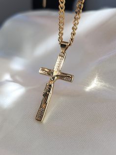 "Gold Cross Necklace, 18K GOLD CROSS, 18k Gold Necklace, Christmas Gift, Holiday Gift, Gift for Her, Mens Cross Necklace 🌸Daisy Jew🌸  Handmade Jewelry, Hypoallergenic, Waterproof Necklace,Eye Necklace, Best Gift For Her Our Jewelry non tarnish and waterproof material usage, for every day wear. *Material: Stainless Steel High Quality *Finish: 18K Gold Filled *Plus 2 inches extender for all necklaces PACKAGING Each jewelry is packed and gift ready. All items we packed individually unless specifi Gold Crucifix For Anniversary, Gold Hallmarked Cross Necklace As A Gift, Waterproof Necklace, Jesus Necklace, Mens Cross Necklace, Necklace Packaging, 18k Gold Necklace, Gold Cross Necklace, Gold Cross Pendant