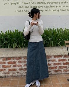 Modest Fashion Korean, Korean Outfits Jeans, Modest School Outfits, Modest Girly Outfits, Korean Pants, Simple Style Outfits, Modesty Outfits, Everyday Fashion Outfits, Diy Clothes Life Hacks