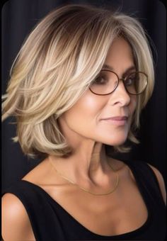 Modern Hairstyle Ideas Inverted Bob Short Hairstyle Inspiration Medium Hair Styles For Women, Haircuts For Medium Length Hair, Hairstyles 2024, Layered Haircuts For Medium Hair, Chin Length Hair, Hairdos For Short Hair, Shoulder Length Hair Cuts, Haircuts For Medium Hair, Short Hair Haircuts