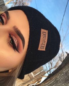 Makeup Eyeshadow Looks, Winter Make-up, Winter Make Up, Make Up Diy, Look Grunge, Smink Inspiration, Winter Makeup, Make Up Looks, Natural Lighting