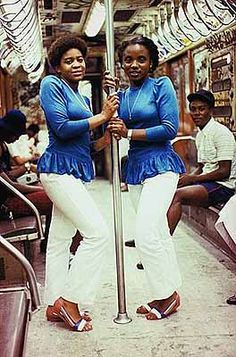 Back in the Days: Jamel Shabazz, Photos 1980-1989. 1980s Fashion Aesthetic, 90s Outfit Party Hip Hop, Fashion Documentary, 90s Outfits Party, Queen Status, Aesthetic Hip Hop, Culture Vulture