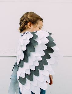 White and grey wing cape. Great for snowy owl costume (like Hedwig from Harry Potter) or a seagull or pigeon costume Freya Costume, Rainbow Fish Costume, Pigeon Costume, Wing Cape, Cape For Kids, Grey Bird, Pretend Play Costumes