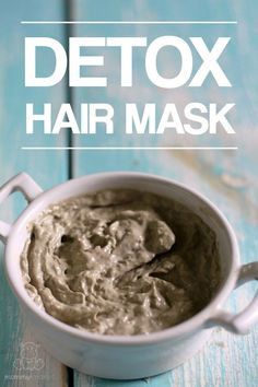 Detox hair mask using only 4 ingredients, including bentonite clay, aloe Vera gel, and Apple cider vinegar. Bentonite Clay Hair, Clay Hair Mask, Aztec Clay, Hair Mask Recipe, Hair Detox, Brown Spots Removal, Brown Spots On Face, Pelo Afro, Diy Hair Mask