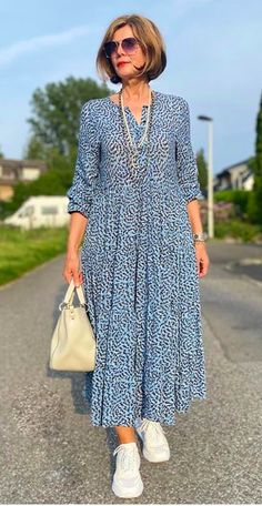 Maite Kelly Mode, Over 60 Fashion, Over 50 Womens Fashion, Diy Blouse, Blouse Diy, Fashion Mistakes, Fashion Blouse, Fashion Blouse Design, Dresses Summer