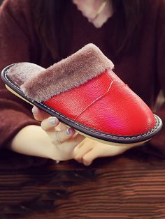 Features Item Code: 7310122516542 Main Material: Leather Outsole Material: TPR Gender: Couple Style: Vintage Pattern: Solid Toe Style: Round Toe Heel Height: Flat Heel Season: Winter, Autumn Function: Non-slip, Warm, Wear-resistant，Sweat-absorbing Size 35-36,37-38,39-40,41-42,43-44 Couple Winter, Couple Style, Indoor Slippers, Winter Vintage, Round Toe Heels, Fashion Couple, Luxembourg, Retro Outfits, Handmade Clothes