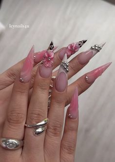 Christmas Acrylic Nail Designs Stiletto, Pink And White Freestyle Nails, Almond Nails Freestyle, Grunge Nails Acrylic 90s Almond, Almond Long French Tip Nails, Valentines Nails Ideas Pink, Nail Picture Background Ideas, Long Almond Summer Nails, Basic Cute Nails Acrylic