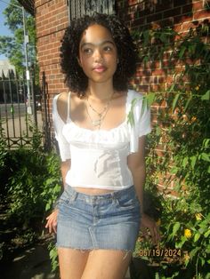 Dream Clothes Aesthetic, Summer Fits Black Women, Aesthetic White Shirt, Summer Outfits School, Cottage Core Nature, Denim Skirt Mini, Girly Summer Outfits, Digital Camera Aesthetic, Chic Romper