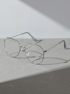 Classy Specs For Women, Cute Glasses Aesthetic, Aesthetic Glasses, Geometric Glasses, قلادات متدلية