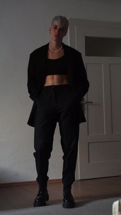 Anna Rommel, Gay Girl Outfits, Clubbing Style, Enby Style, Masc Outfits For Women, Mode Queer, Enby Fashion, Gay Outfits, Butch Fashion