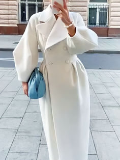 Mode Mantel, Elegante Y Chic, Coat Women Fashion, Maxi Coat, Long Trench, Long Trench Coat, Estilo Chic, White Coat, Women Pants