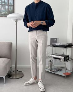 Korean Men Shirt Outfit, Normal Men Outfits, Men Casual Outfit Korean, Korean Business Man Aesthetic, H&m Office Outfits, Minimilastic Fashion, Mens Clothing Styles Korean, Shirt Outfit Men Korean, Mens Clothing Styles Formal Casual Style