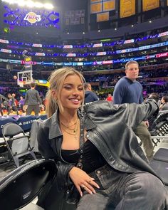 Nba Wife Aesthetic, Indy Ivers, Basketball Game Outfit Women, Hockey Game Outfit, Liz Tomforde, Basketball Game Outfit, Basketball Girlfriend, The Right Move, Paper Rings