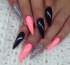 gliterry black and pink nails Nails Pink Black, Black And Pink Nails, Pink Black Nails, Nails Grunge, Nails With Glitter, Grunge Nails, Gray Nails, Ideas Nails, Halloween Nail Designs