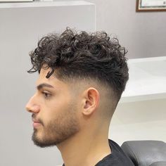 Short Tapered Hair, 2022 Haircut, Guys Hairstyles, Mens Short Curly Hairstyles, Fade Haircut Curly Hair, Short Hair With Beard