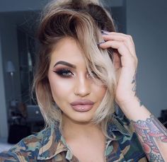 Jamiegenevieve on insta Lip Piercing Aesthetic, Ashley Lip Piercing, Piercing Aesthetic, Hair Tinsel, Makeup Is Life, Dyed Hair Inspiration