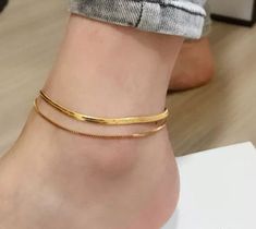 Gold Anklet Aesthetic, Gold Chain Designs For Women Daily Use, Anklet Jewelry Gold, Gold Anklet Designs, Herringbone Anklet, Dope Jewelry Accessories, Anklet Gold, Eyeglass Strap