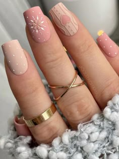 pink nude acrylic nails with snowflake and heart design Nail Noel, Purple Ombre Nails, Winter Nail, Christmas Nail, Matte Nails