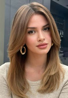 Platinový Blond, Layered Haircuts Straight Hair, Layered Haircuts Straight, Look And Find, Effortless Waves, Dark Brunette Hair, Inspo Hair, Card Png, Brown Hair Looks