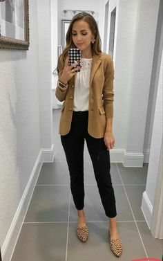 Work Attire Women, Elegantes Outfit Damen, Business Professional Outfits, Fashionable Work Outfit, Interview Outfits, Casual Outfits For Work, Luxury Photography, Office Casual Outfit, Professional Outfits Women