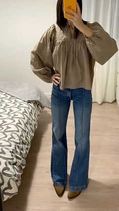 Fall Outfits With Flare Jeans, Aesthetic Fit, Look Jean, Mode Casual, Wardrobe Tips, Outfits Chic, Nice Style