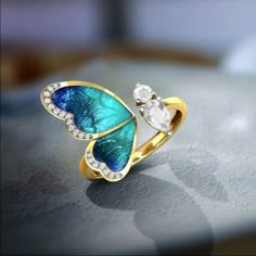 Simulated Diamond Elegant Green Butterfly Ring As Gift, Gold Rings Jewelry, Gold Ring Designs, Butterfly Ring, Fancy Jewellery, Men's Jewelry Rings, Cute Rings, Fantasy Jewelry, Girly Jewelry