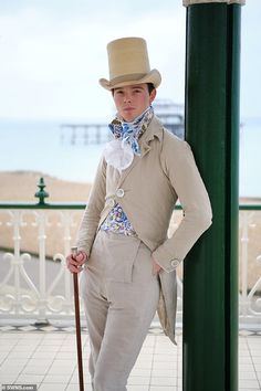 Modern day dandy, 25, shuns current fashion to dress as a 1820's gent | Daily Mail Online Regency Mens Fashion, Victorian Mens Fashion, Regency Clothing, 1820s Fashion, His Obsession, Regency Era Fashion, Dandy Style, Era Fashion, Regency Dress