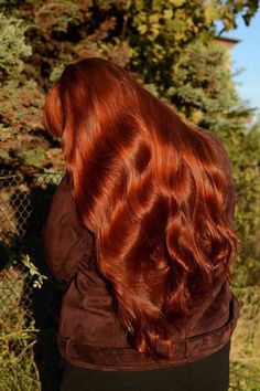 Image in Red hair ❤🔥 collection by Simo93 on We Heart It Red Hair Inspo, Ginger Hair Color, Copper Hair Color, Long Red Hair, Copper Hair, Hair Collection, Hair Dye Colors, Red Hair Color, Hair Inspiration Color