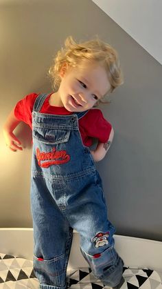 Y2k Toddler Outfit, Cute Toddlers Boys, 2000s Toddler Outfits, Baby Boy Outfits Aesthetic, Toddlers Aesthetic, Babies In Overalls, Toddler Boy Aesthetic, Infant Boy Fashion