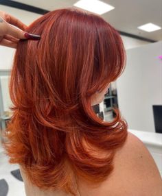 Hair Colour Ideas Ginger, Ginger Hair With Red Highlights, Red Hair With Red Highlights, Short Copper Red Hair, Hair Dye Colors For Short Hair, Pink Ginger Hair, Red And Ginger Hair, Warm Red Hair Color, Reddish Orange Hair