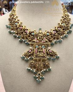 Family Matching Outfits Indian, Star Jewellery, Bridal Necklaces, Outfits Indian, Antique Necklaces, Beautiful Gold Necklaces, Bridal Diamond Jewellery