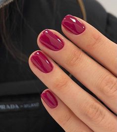 Short Nail With Design, Cute Inspo Nails, Short Nails Color Ideas, Burnt Red Nails, Dip Nails Red, Red Short Nails Design, Berry Nail Color, Red Nails Dip, Nails Ideas For Short Nails