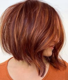 Burgundy Bob with Ginger Highlights Long Angled Bob, Mahogany Hair, Κούρεμα Bob, Angled Bob Haircuts, Angled Bob, Long Bob Haircuts, Copper Hair