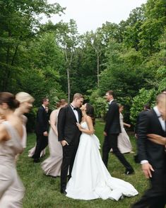 Bridal party wedding photo inspo Bridal Party Photography Ideas, Walking Bridal Party Photos, Blurry Bridal Party Photo, Formal Bridal Party Photos, Bridal Party Photo Inspiration, Whole Bridal Party Photos, Bridal Group Photos, Fun Bridal Party Photos Group Shots, Wedding Poses Bridal Party