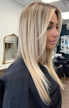 Cream Blonde Hair, Ash Blonde Hair Balayage, Hair 2025, Blonde Hair Goals, Unusual Beauty, Hair Foils, Summer Blonde Hair, Blonde Hair Transformations, Hair Blond