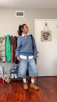 Beanie Sunglasses Outfit, Styling Same Clothes Differently, Baggy Preppy Style, Cropped Sweater Vest Outfit Fall, Waffle Knit Sweater Outfit, Street Fall Outfits, Same Base Different Outfits, Sweater Over Button Up Women, Fall Outfits With Pants