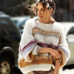 Oversized Cream Mohair Sweater With Neutral Stripes! If Anyone Knows What Brand And Where I Can Get It, Please Let Me Know! Thanks! Strikkeopskrift Oversize Sweater, Visuell Identitet, Pull Mohair, Knit Inspiration, Knitwear Inspiration, Sport Sweater, Bohol, Mohair Sweater, Casual Sweaters