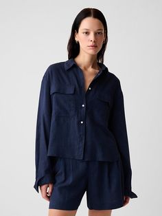 Oversized Linen Cropped Shirt Gap Linen Summer Shirt, Gap Linen Shirt For Spring, Gap Linen Spring Shirt, Gap Linen Shirt With Relaxed Fit, Gap Relaxed Fit Linen Shirt, Gap Linen Button-up Shirt, Spring Linen Shirt By Gap, Gap Linen Tops For Workwear, Gap Linen Button-up Tops