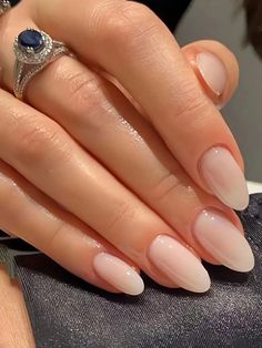 Multicolor  Collar   Liso,Plantas Uñas Lisas Embellished American Style Manicure, 2025 Nails Ideas, Short Nails For Middle School, Simple Light Nails, Cute Natural Acrylic Nails Short, Wedding Simple Nails, Light Nails Almond, Light Colored Acrylic Nails, Cream Oval Nails