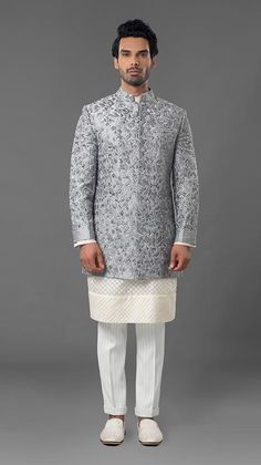 Short Sherwani, Indian Reception Outfit, Pakistani Kurta Designs, Marriage Clothes, Indowestern Sherwani, Man Dress Design, Indian Wedding Clothes For Men