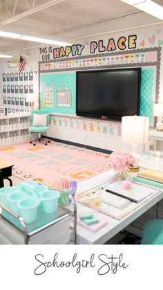 pastel classroom aesthetic Class Decoration Preschool, Colorful First Grade Classroom, Kpop Classroom Decor, Amazing Work Wall Classroom, 1 Grade Classroom Decoration, Early Elementary Classroom, Pastel Classroom Door Decor, Kawaii Classroom Theme, Classroom Setup Ideas Elementary