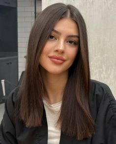 Image 1 of 1 Women Haircut Straight Hair, Medium Length Haircut With No Layers, Above Chest Hair Length, Cute Haircuts No Layers, Short Haircut Ideas Straight Hair, Haircut For Light Hair, Mid Length Haircut With Layers Straight, Korean Medium Length Hair, Brunette Mid Length Hair Straight