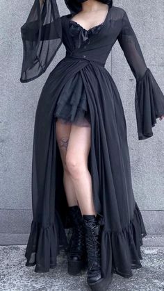 Pastel Goth Formal Dresses, Fantasy Witch Costume, Plus Size Morticia Addams, Black Fairy Costume Halloween, Witch Dress Aesthetic, Corset Witch Costume, Goth Dress Prom, Dark Fairy Halloween Costumes, Fantasy Witch Outfit