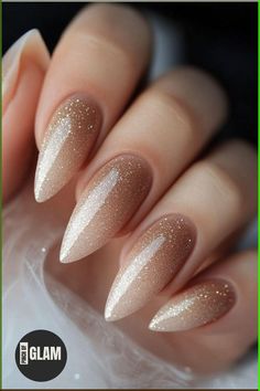 Pastel Autumn Nails, Nail Gel Ideas Classy, Elegant Nail Ideas Classy Simple, Almond Nails Nude Color, Elegant Acrylic Nails Classy, Nails For Formal Event, Classy Glitter Nails, Business Nails Classy