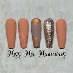 Get ready for the cozy vibes of early fall with these gorgeous nail designs! 🍂🍁 From warm neutrals to bold pops of color, these nails will have you feeling all the autumn feels. #EarlyFallNails #CozyVibes #AutumnFeels #NailInspo #FallMani #NailGoals #SeasonalNails #NailArt #FallColors #PumpkinSpiceEverything Cool Designs For Nails, Matted Fall Nails, Good Leaf Nails, Multicolor Solid Nails, Orange Grey Nails, Coffin Nails Fall Design, Bougie Fall Nails, Nude Neutral Nails, Terracotta Nails Designs Wedding