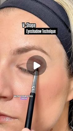 Michaella on Instagram: "Eyeshadow Technique that works on all eye shapes! Save & Share for your next night out 🥰🥂💃 Comment SHOP for a DM with all the products & brushes used https://liketk.it/50Dhv
Used @kyliecosmetics eyeshadow palette 

#eyeshadowhack#eyeshadowhacks#makeuphacks#makeuptips#beautyhacks#beautytips#makeuptipsandtricks#howto#makeupforbeginners"