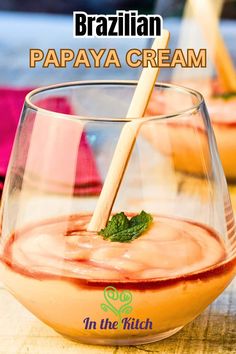 Papaya cream dessert in wine glass with text overlay that says 'Brazilian papaya cream'. Papaya Recipes Dessert, Papaya Cream, Papaya Recipes, Global Recipes, Homemade Ice, Homemade Ice Cream, Cream Recipes, Vanilla Ice