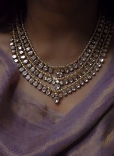 Classy Jewelry Necklaces, Beads Necklace Indian Gold, Indian Jewelry Aesthetic, Classy Indian Wedding, Beads Jewelry Indian, Bridal Diamond Necklace Design, Diamond Jewelry Indian, Indian Wedding Accessories, Bridal Necklace Indian