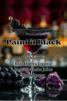 Black Vodka, Summer Brew, Halloween Drinks Alcohol, Paint It Black, Fall Cocktails Recipes, Black Sugar, Yummy Alcoholic Drinks, Cocktail And Mocktail, Boozy Drinks